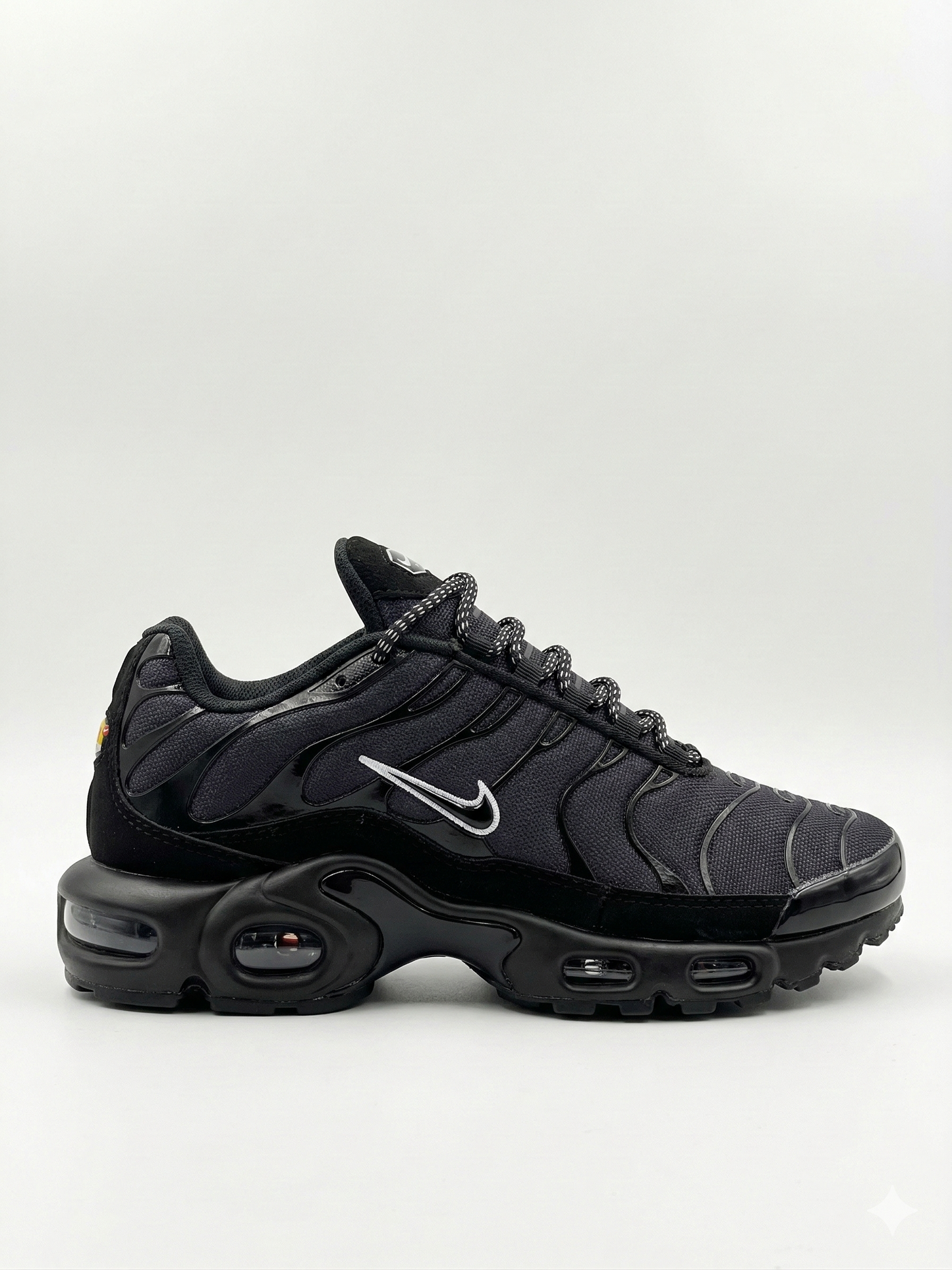 NIKE TN PLUS