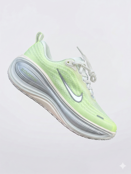 NIKE VOMERO 18 PLUS